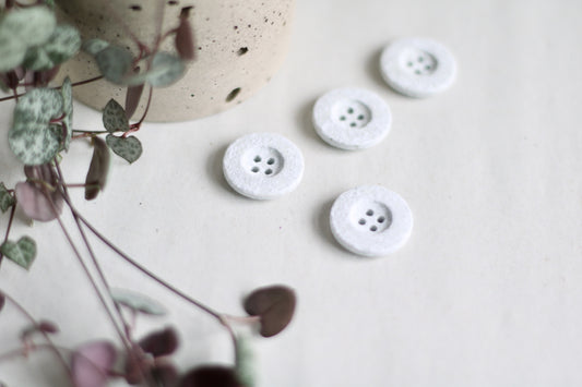 Chalk Buttons // 18 and 20mm